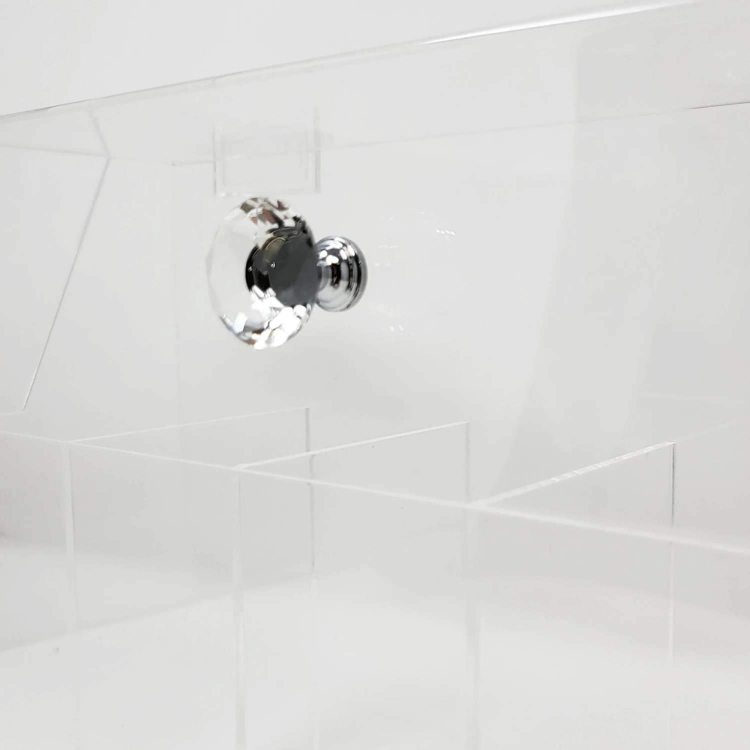 Diamond Collection Acrylic Makeup Brush Organizer - 5 Slots 7 Diamond Collection Acrylic Makeup Brush Organizer - 5 Slots - Image 5